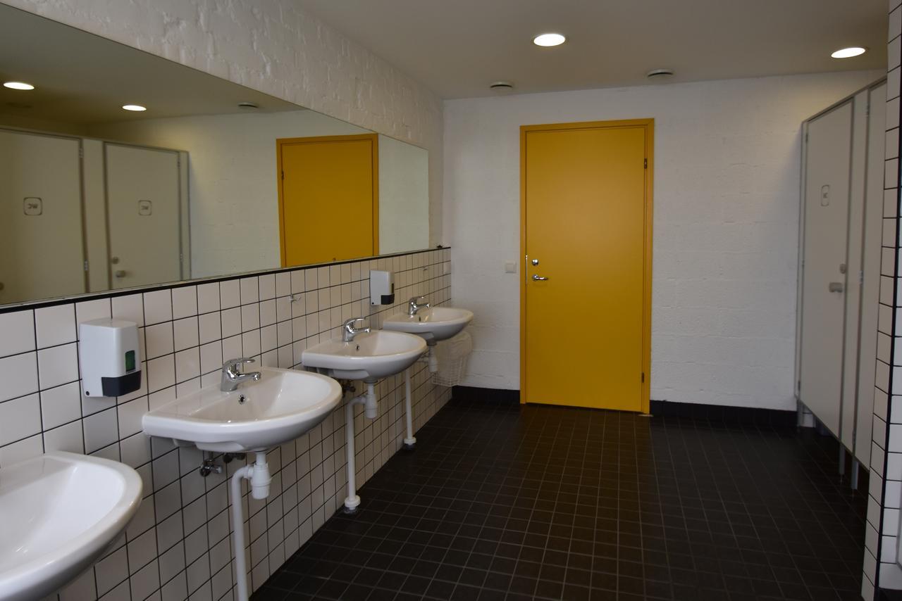 Saare Automatic Hostel Pärnu Extérieur photo